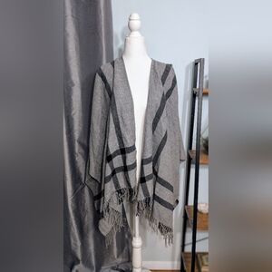 Saks Fifth Avenue 100% Merino Wool Shawl Wrap Gray Plaid Fringe | New with Tags
